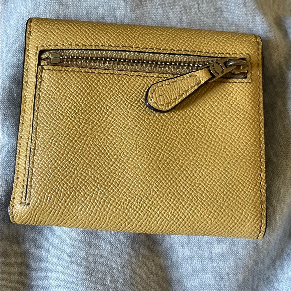 Coach Wyn Wallet - Picture 3 of 8